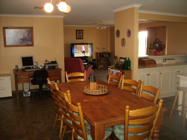 Family -Entertainer Picture 3