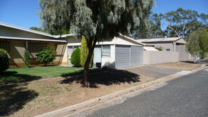 Caravan owners, this is the one for you! Picture 3