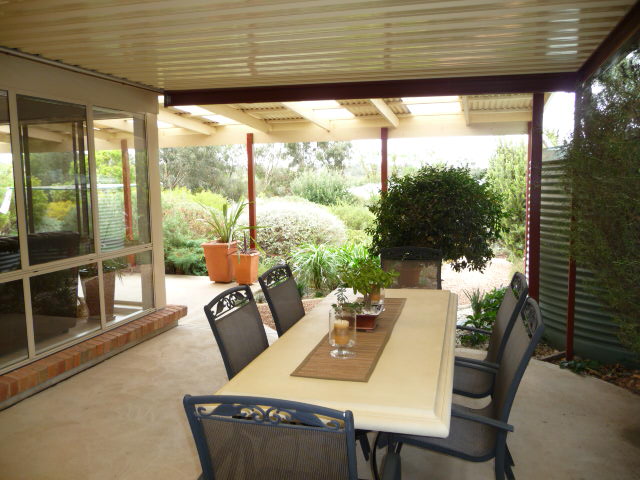 Appealing Greenock residence, large block, views Picture 2