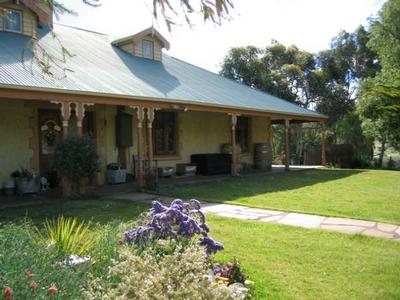 Country living at its best, 1 hour to Adelaide CBD Picture