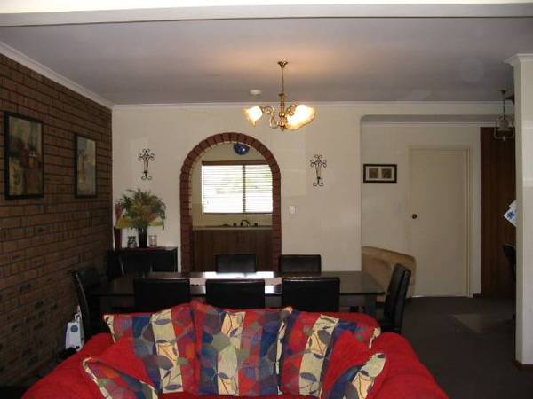 Spacious Townhouse in Tanunda Picture 2