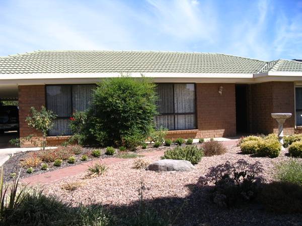 Family Home in Great Location in Tanunda Picture 1