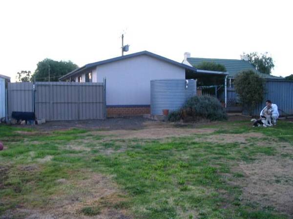 Kapunda House in great location Picture 2