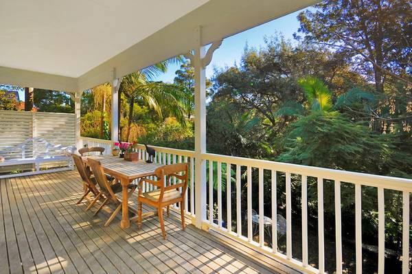 ELEGANT SERENITY ON APPROX. 1019sqm Picture 3