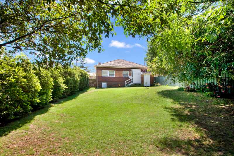 FREESTANDING COTTAGE Picture 2