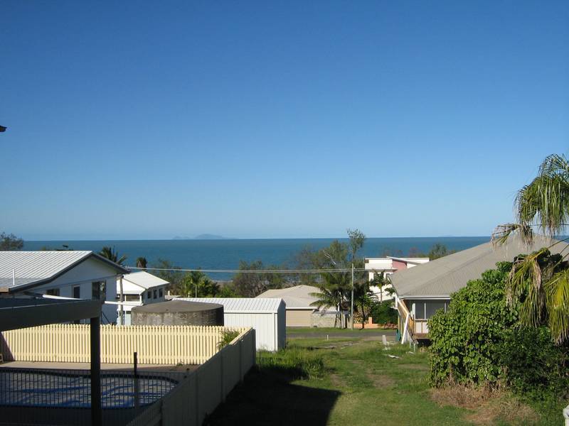 VIEWS ALL AROUND - CAMPWIN BEACH Picture 3