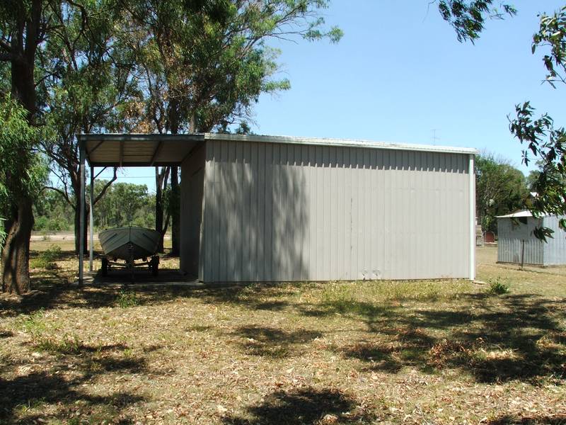 Shed on Half an Acre Picture 3