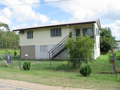 FAMILY HOME 2 MINS SARINA / AMRSTRONG BEACH Picture FAMILY HOME 2 MINS SARINA / AMRSTRONG BEACH Picture