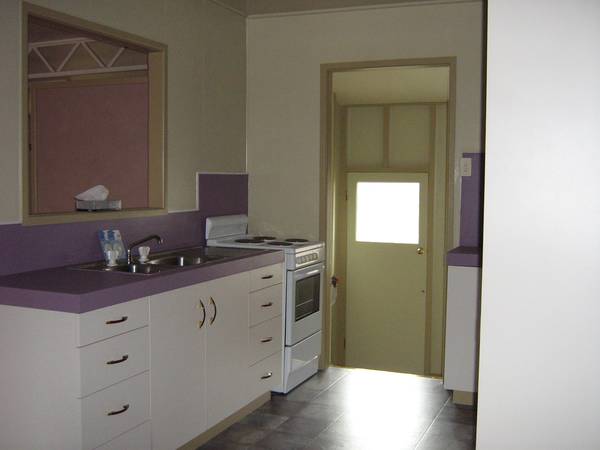 CLOSE TO EVERYTHING Picture CLOSE TO EVERYTHING Picture