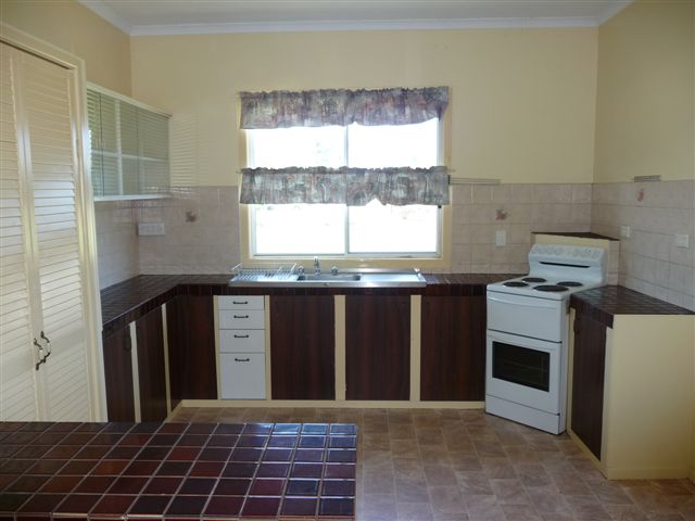 CLOSE TO SPORTING FIELDS Picture 2