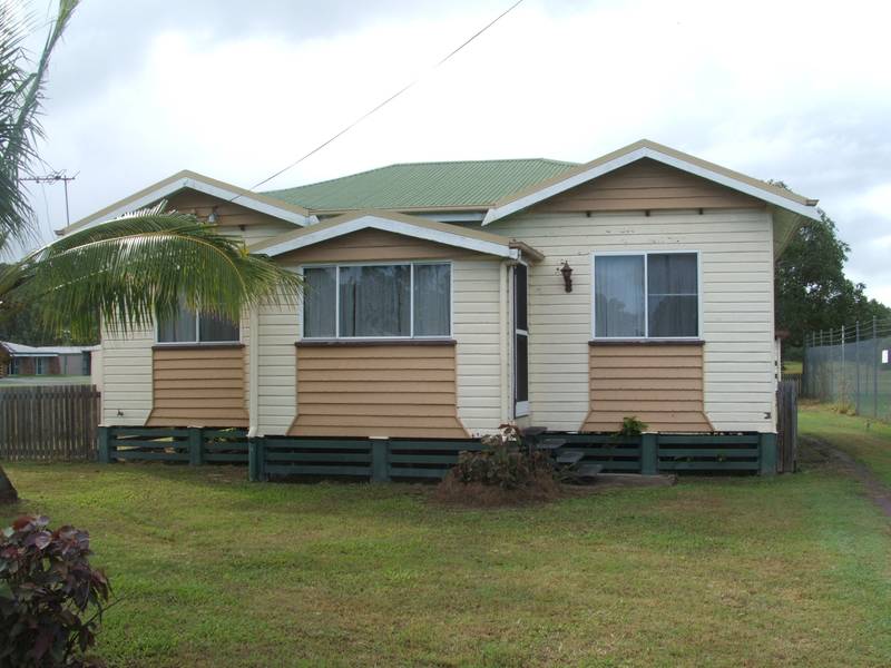 CLOSE TO SPORTING FIELDS Picture 1