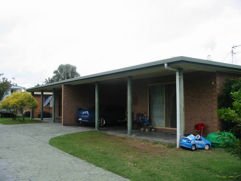 Beautiful Grasstree Beach Picture 1