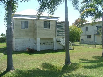 CLOSE TO SUPERMARKET Picture CLOSE TO SUPERMARKET Picture