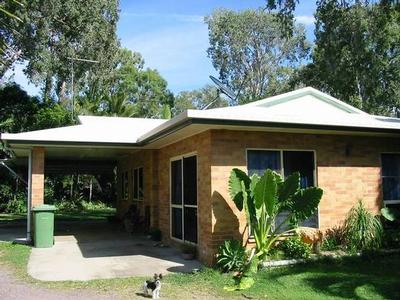 LOWSET AT ARMSTRONG BEACH Picture