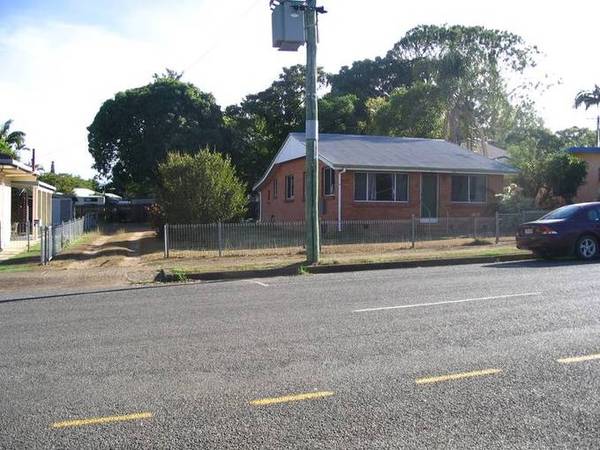 WALK TO TOWN Picture 1