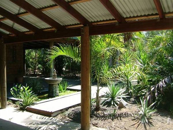 OUTDOOR ENTERTAINER Picture OUTDOOR ENTERTAINER Picture