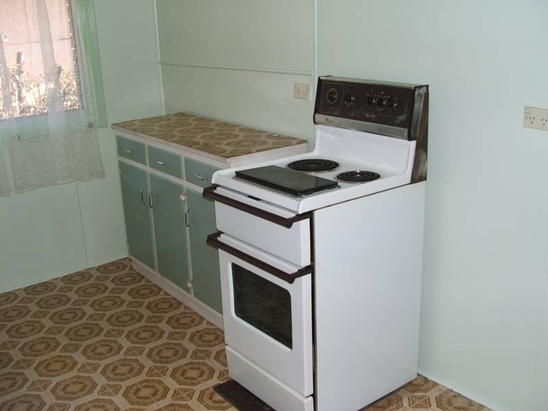 CLOSE TO SHOPS & SCHOOLS Picture