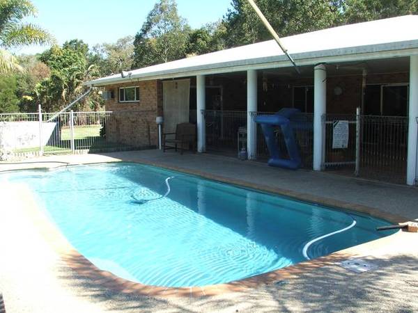 Great Family Home + Pool Picture