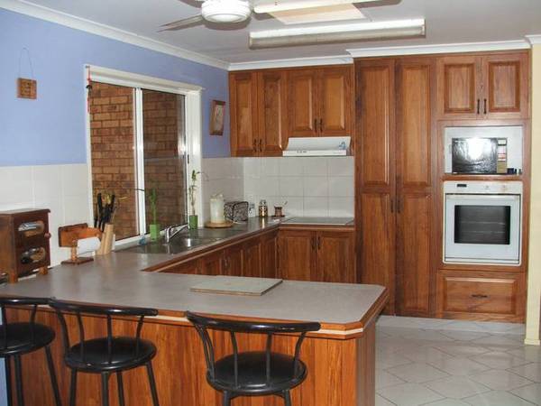 Great Family Home + Pool Picture