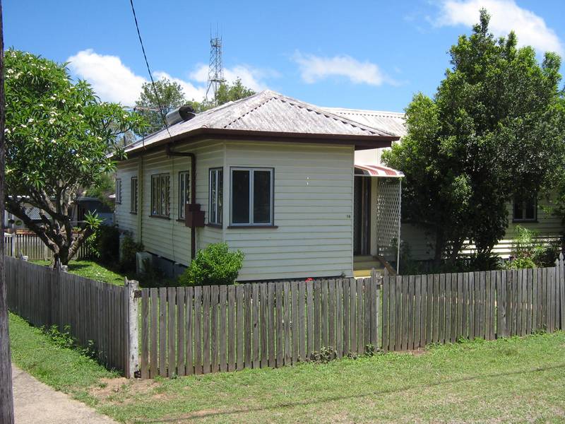 CLOSE TO EVERYTHING Picture CLOSE TO EVERYTHING Picture