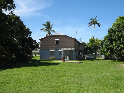 CENTRE OF TOWN Picture CENTRE OF TOWN Picture