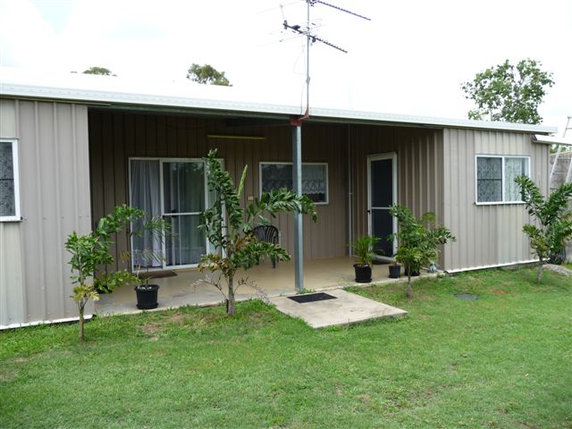 IN THE COUNTRY! Picture 1