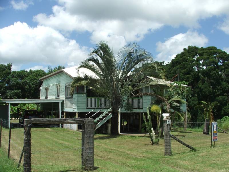 Queenslander on Large Block Picture 2