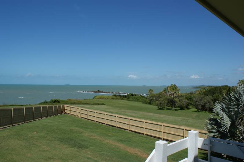 Position Position with Ocean Views Picture 3