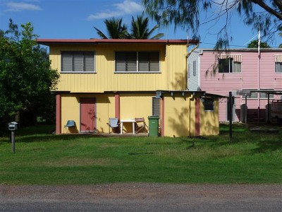BEACHFRONT COTTAGE (1 WEEKS FREE RENT) Picture