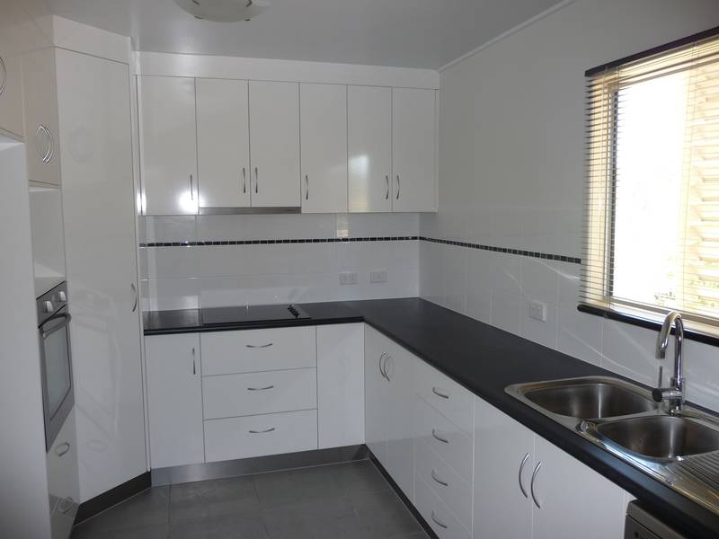 OCEAN VIEWS Picture 2