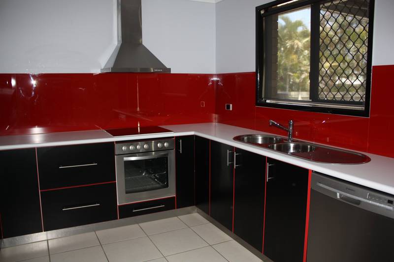 IDEAL HOME FOR YOUR FAMILY Picture 1