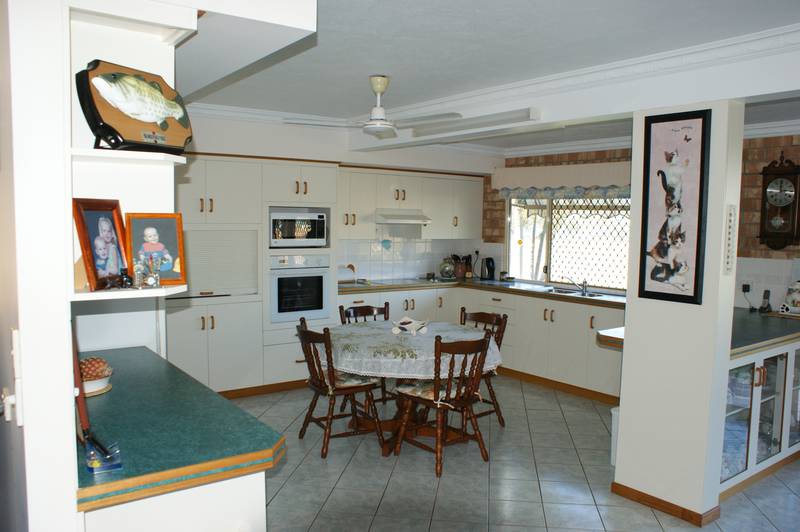 PRIME BEACHFRONT LOCATION Picture 3