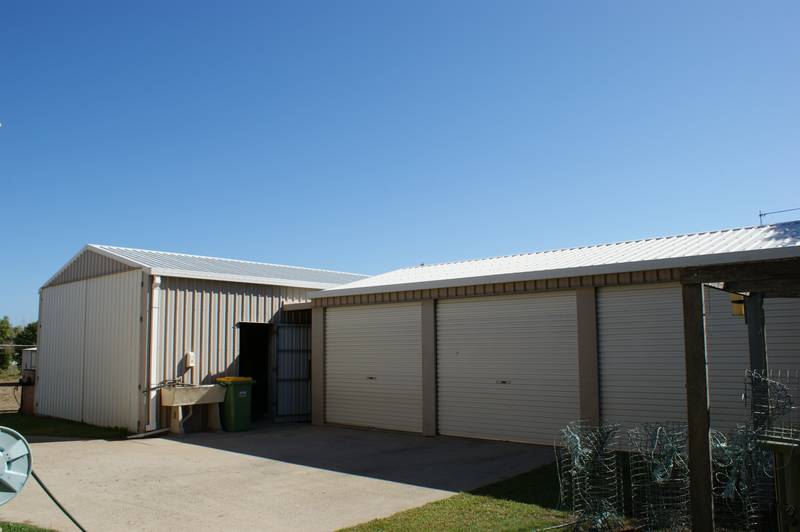 PRIME BEACHFRONT LOCATION Picture 2