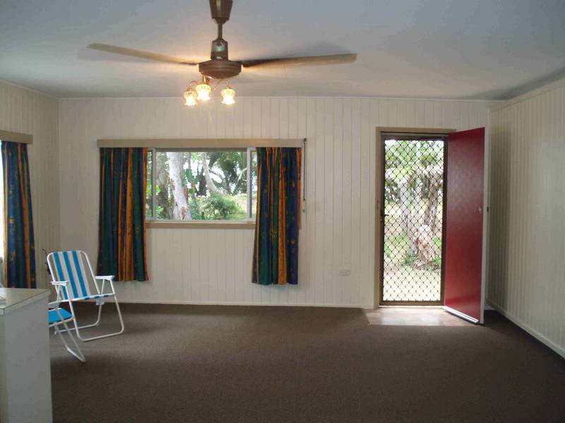 RENOVATED BEACH
FRONT COTTAGE Picture 2