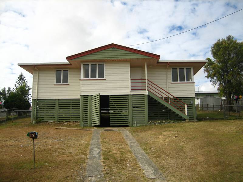 VERY CLOSE TO TOWN! Picture 1