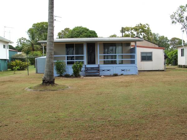 ABSOLUTE BEACHFRONT Picture 1