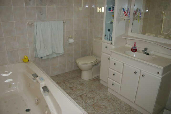 5 ACRES WITH WATER VIEWS Picture 3