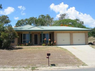 BEAUTIFUL SARINA BEACH Picture