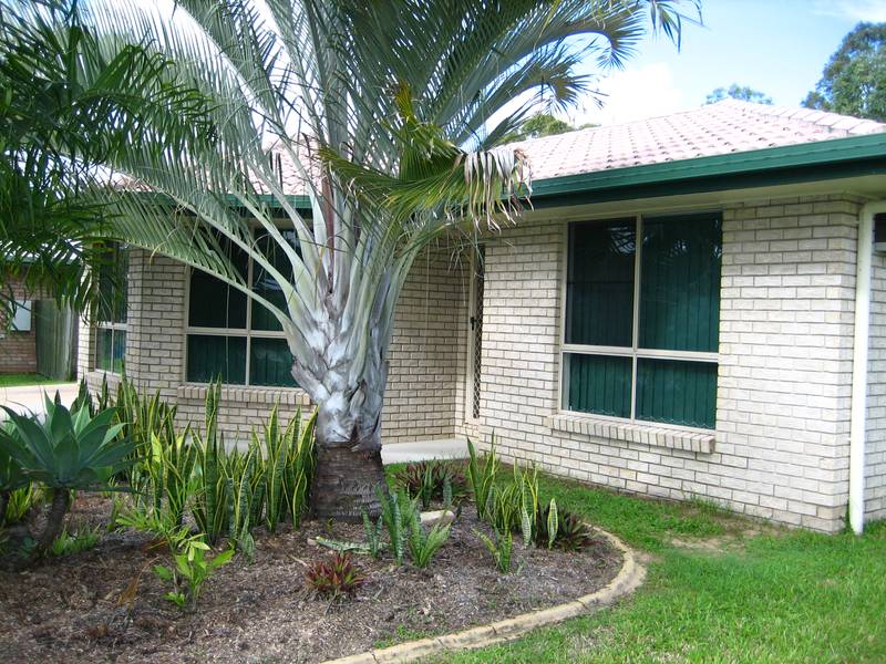 STYLISH FAMILY HOME Picture 2