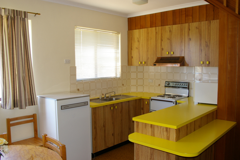 2 bedroom furnished unit. Picture 2