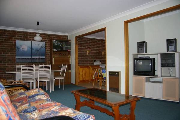 2 bedroom fully furnished unit Picture 1