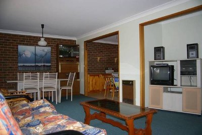 2 bedroom fully furnished unit Picture