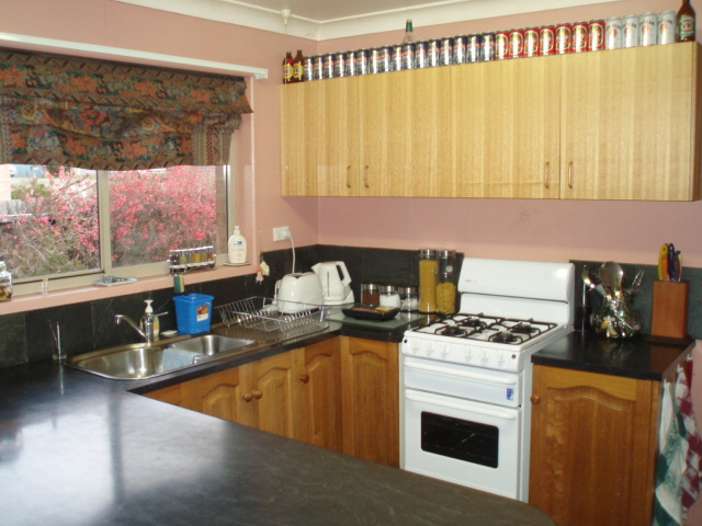 Large 3 bedroom study home unfurnished Picture Large 3 bedroom study home unfurnished Picture