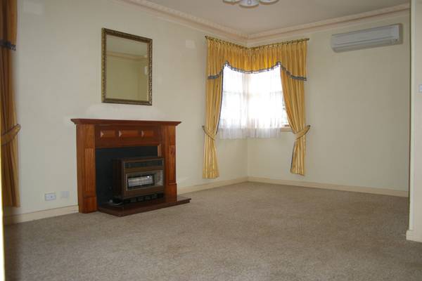 3 Bedroom unfurnished house Picture 2
