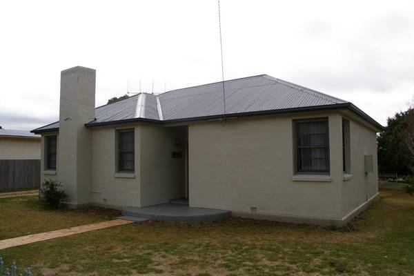 3 Bedroom unfurnished house Picture 1