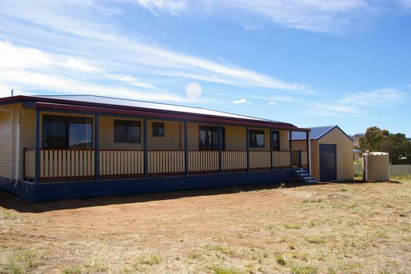 Brand new 3 bedroom ensuite home Picture