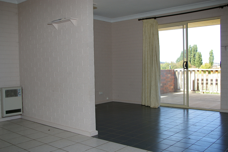 Unfurnished 3 Bedroom Unit (downstairs) Picture 1