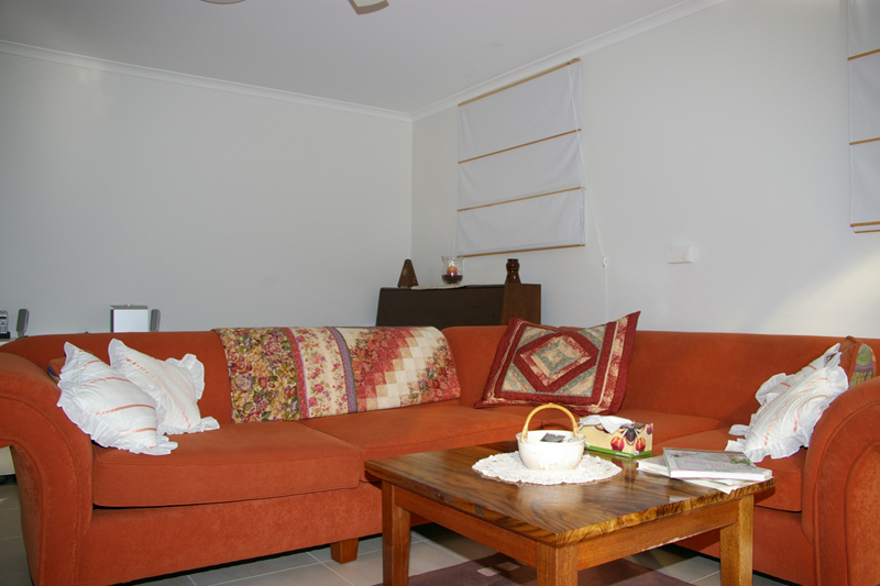 Quality as new 3 bedroom town house for $250,000! Picture 2