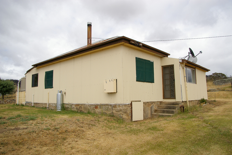 Unfurnished 3 Bedroom farmhouse Picture 1