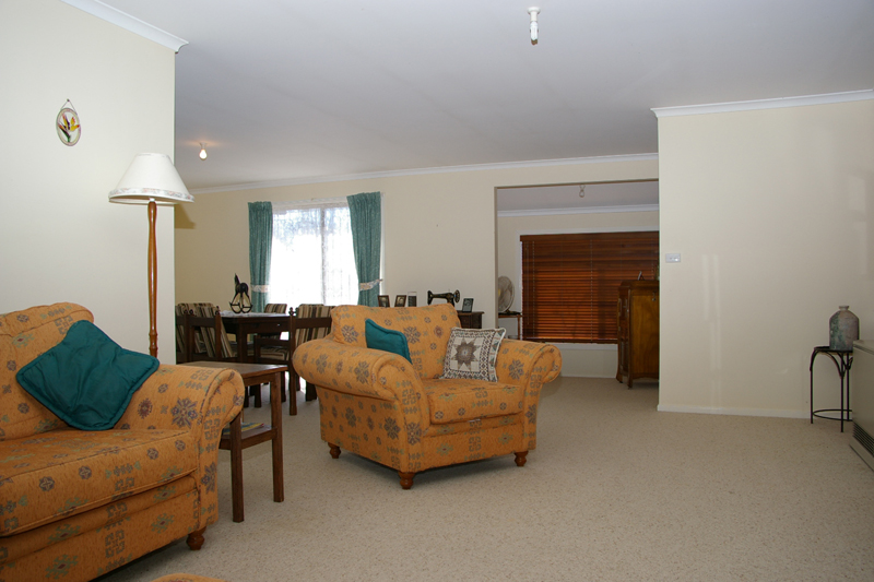 Quality 3 Bedroom brick residence Picture 3